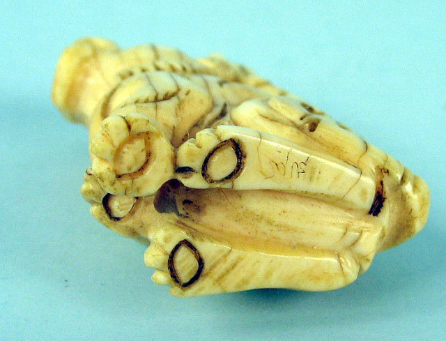 JAPANESE MEIJI RAT ON TIGERS BACK NETSUKE IVORY