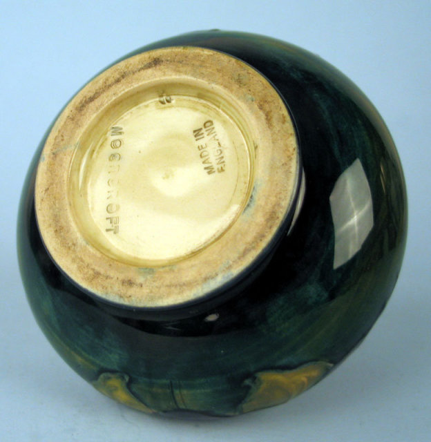 BEAUTIFUL WALTER MOORCROFT EARLY CLEMATIS VASE