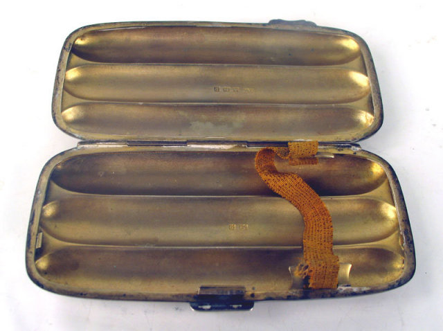 OUTSTANDING VICTORIAN CIGAR STERLING SILVER CASE HOLDS 3