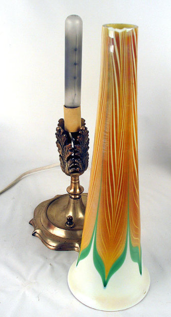DURAND QUEZAL TIFFANY SILVERED BRONZE LAMP W TRUMPET HOOKED FEATHER GLASS SHADE