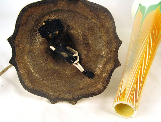 DURAND QUEZAL TIFFANY SILVERED BRONZE LAMP W TRUMPET HOOKED FEATHER GLASS SHADE