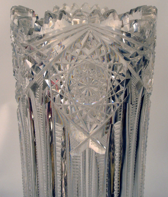 HIGH QUALITY SIGNED J HOARE TALL FLOWER VASE AMERICAN BRILLIANT CUT GLASS