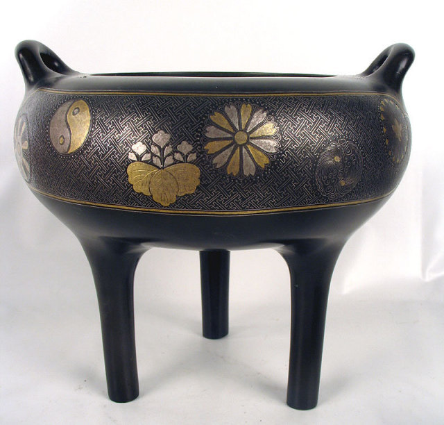 Imperial Japanese Meiji Inlaid Bronze Ding Vessel