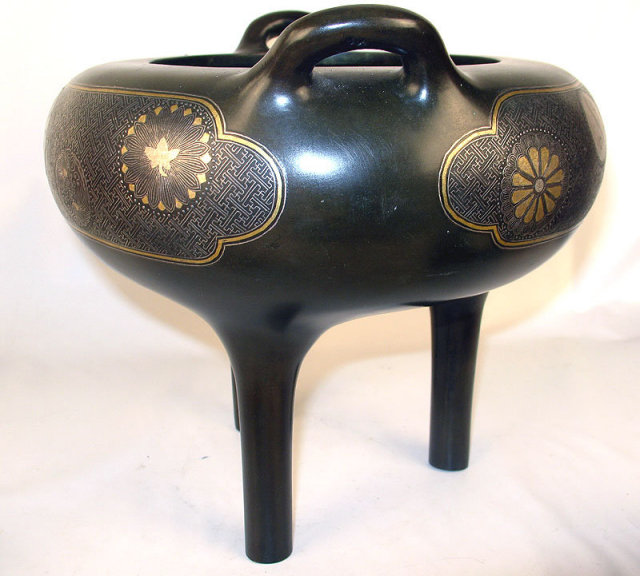 Imperial Japanese Meiji Inlaid Bronze Ding Vessel