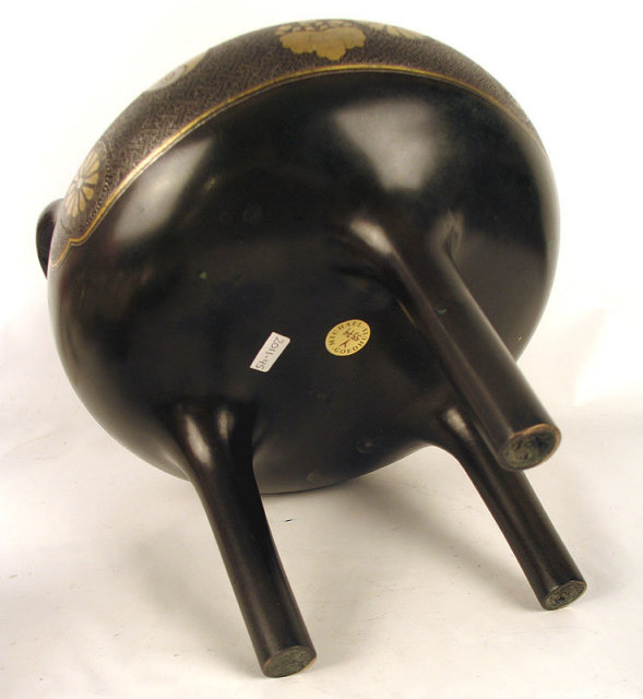 Imperial Japanese Meiji Inlaid Bronze Ding Vessel
