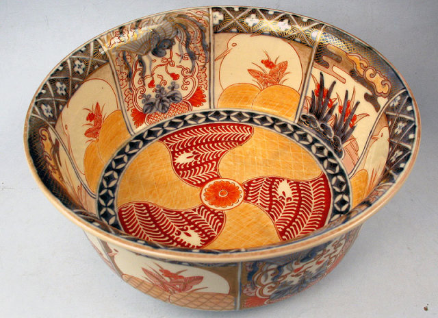 Large Japanese Meiji Deep Imari Bowl Great Detail