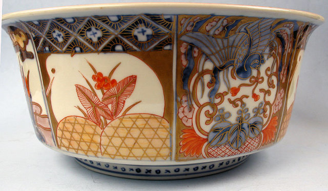 Large Japanese Meiji Deep Imari Bowl Great Detail