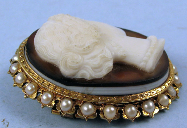 High Relief Banded Agate 14K Pearl Cameo Victorian