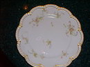 Haviland Limoges dinner plate, Schleiger 57G, roses & gold trim