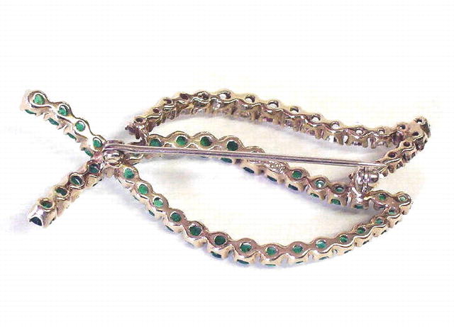 Vintage 18K Gold Emerald & Diamond Leaf Brooch