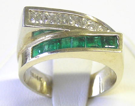 Vintage Emerald & Diamond 14K Gold Ring
