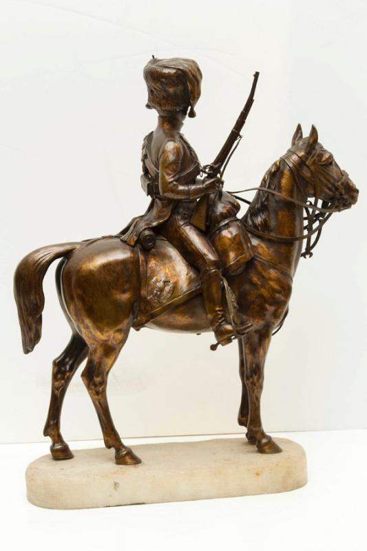 Beaux-Arts Bronze Sculpture of French Chasseur Cavalry Soldier on Horseback