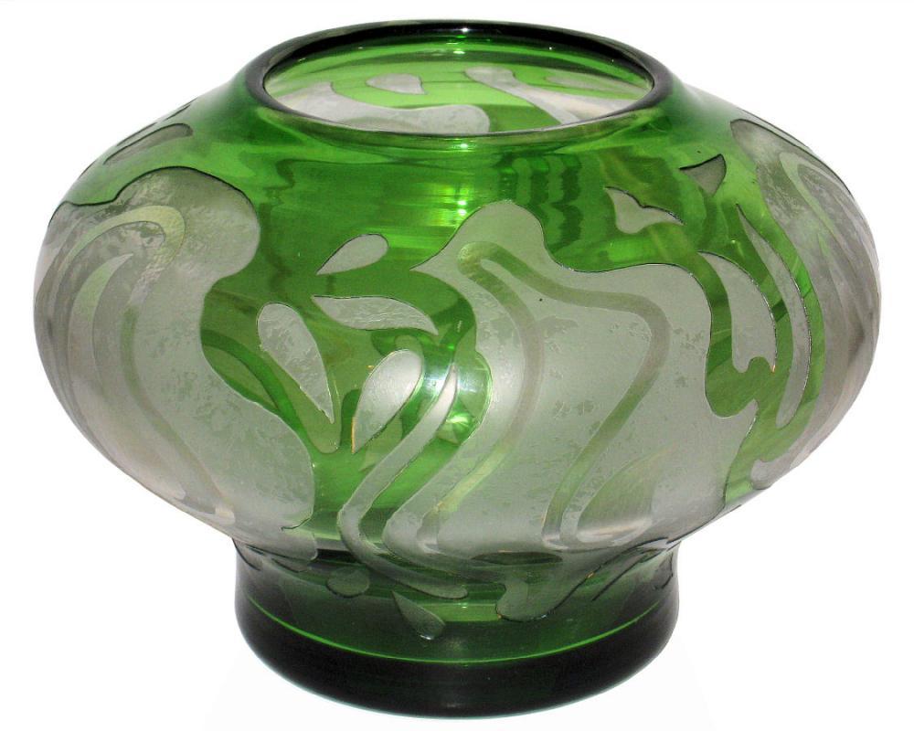 Honesdale American Art Nouveau / Art Deco Cameo Glass Vase