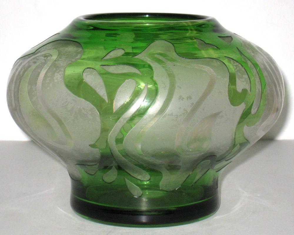 Honesdale American Art Nouveau / Art Deco Cameo Glass Vase