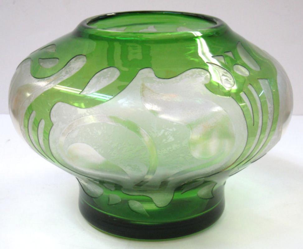 Honesdale American Art Nouveau / Art Deco Cameo Glass Vase