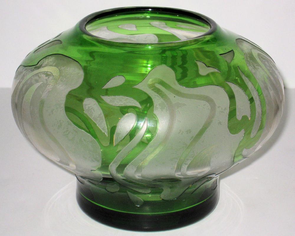 Honesdale American Art Nouveau / Art Deco Cameo Glass Vase