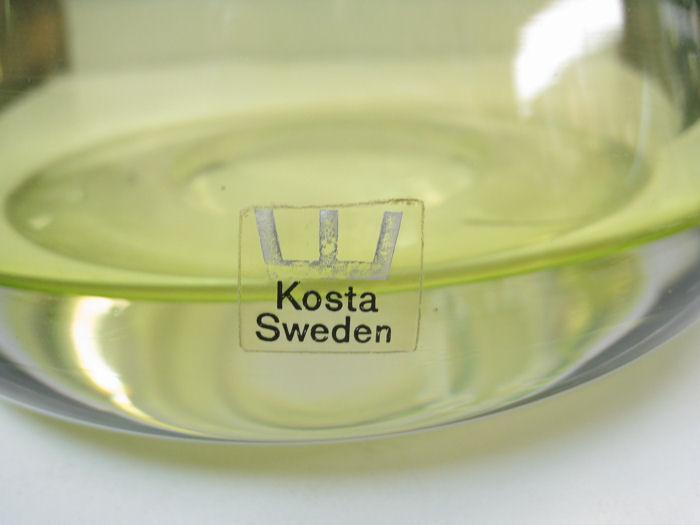 Mid-Century Modern Goran or Ann Warff Swedish Glass Vase for Kosta Boda