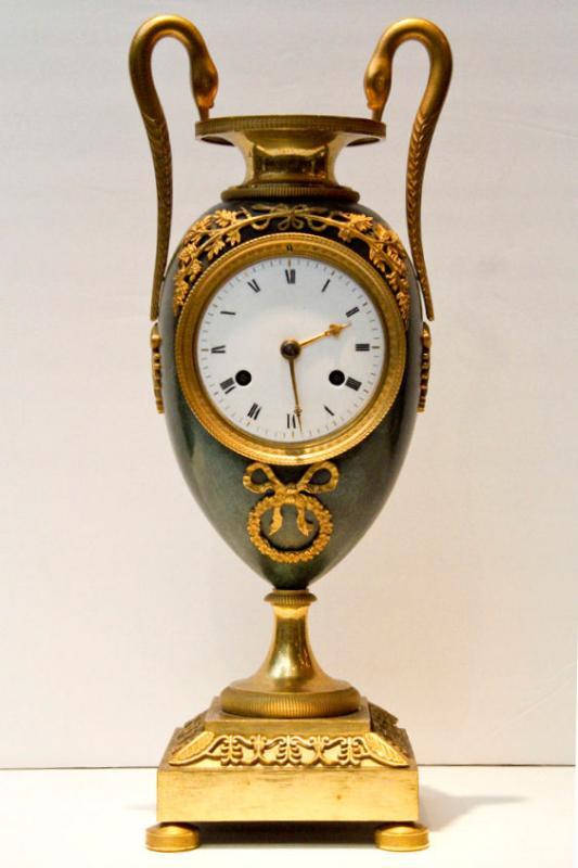 Antique French Empire Period Ormolu Bronze Striking Mantel Clock