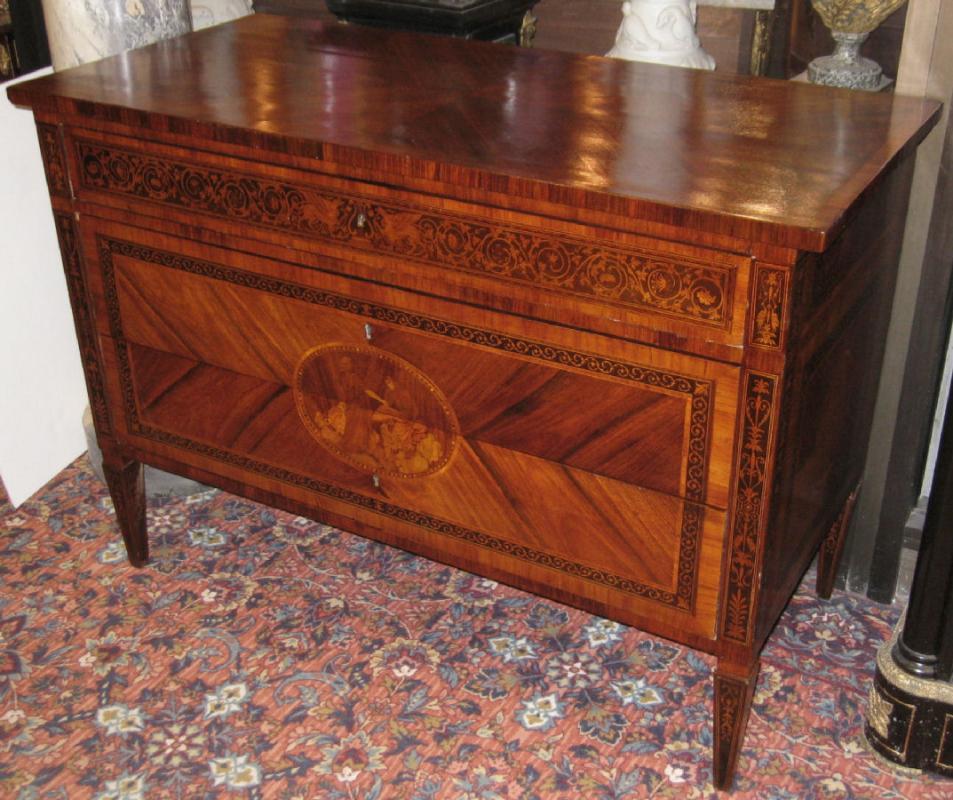 Antique Italian Neoclassical Chest of Drawers in Manner of Giuseppe Maggiolini