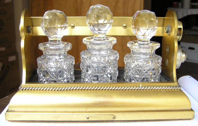 FURBER & SONS Tantalus w Original Decanters