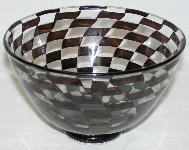 1984 Anne Nilsson Orrefors Graal Vase
