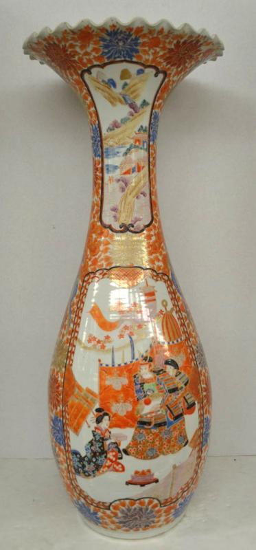 Large Japanese Meiji Period (1868-1912) Kutani Vase