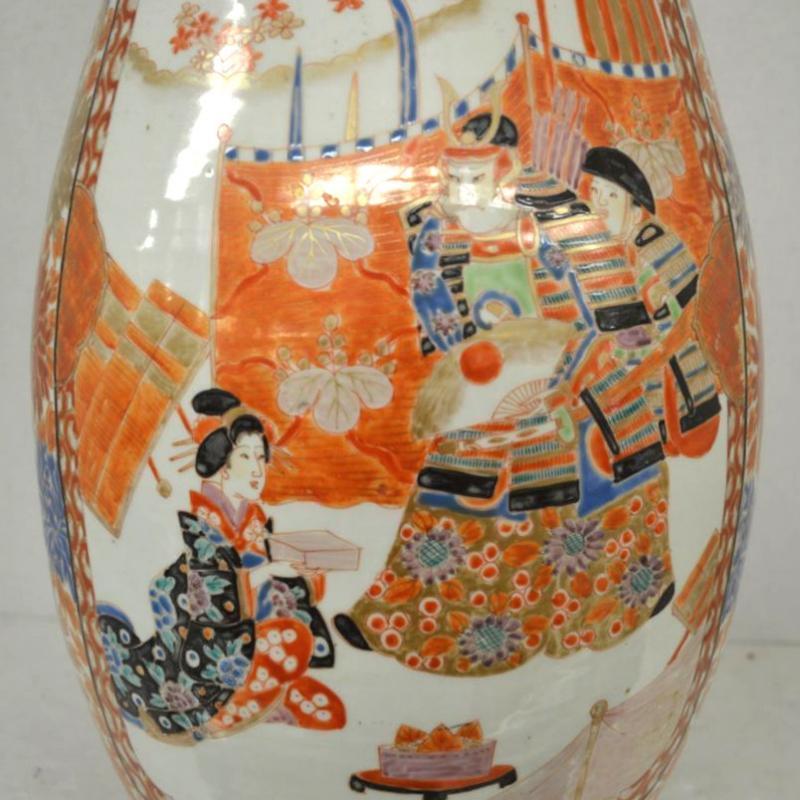 Large Japanese Meiji Period (1868-1912) Kutani Vase