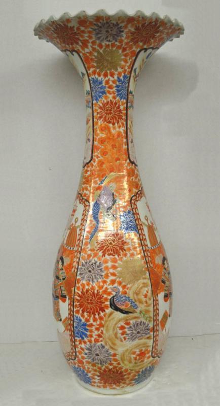 Large Japanese Meiji Period (1868-1912) Kutani Vase