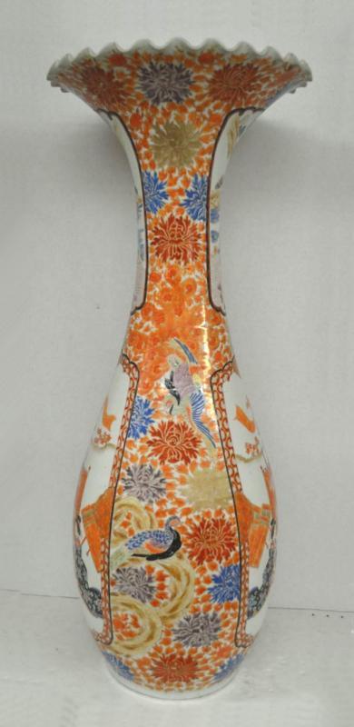 Large Japanese Meiji Period (1868-1912) Kutani Vase