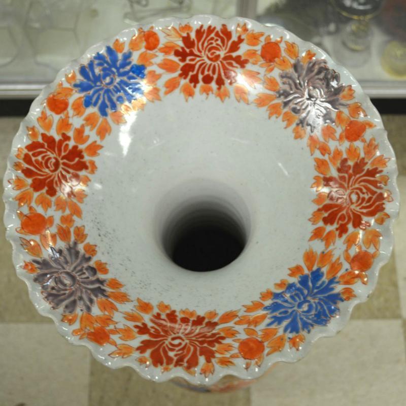 Large Japanese Meiji Period (1868-1912) Kutani Vase