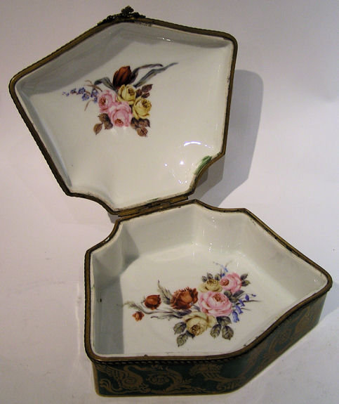 BOLLINGER French Porcelain Dresser Box
