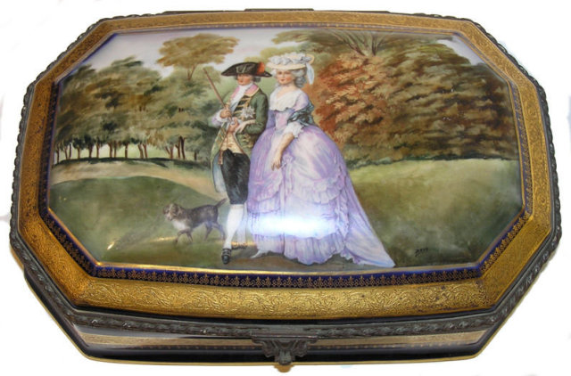 French DECO Porcelain Dresser Box