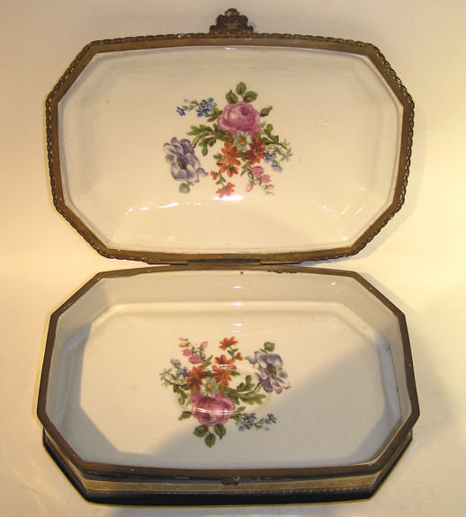 French DECO Porcelain Dresser Box