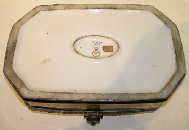 French DECO Porcelain Dresser Box