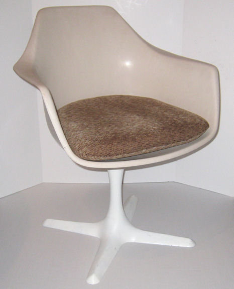 Pair of Burke Armchairs After Eero Saarinen
