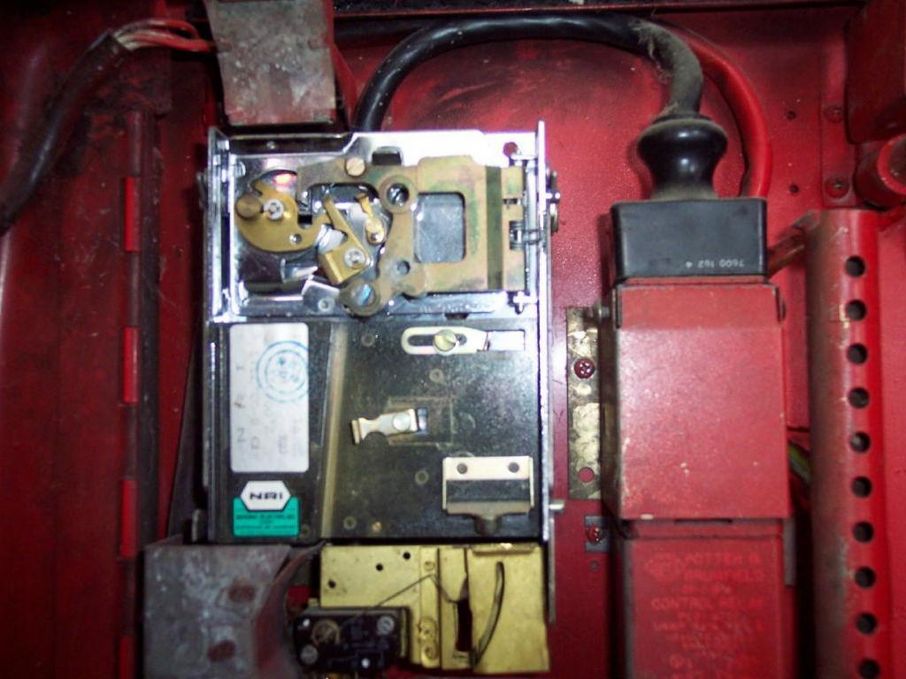 Mid-Century (1950s) Vendo V-216 Coca-Cola Vending Machine for German Market