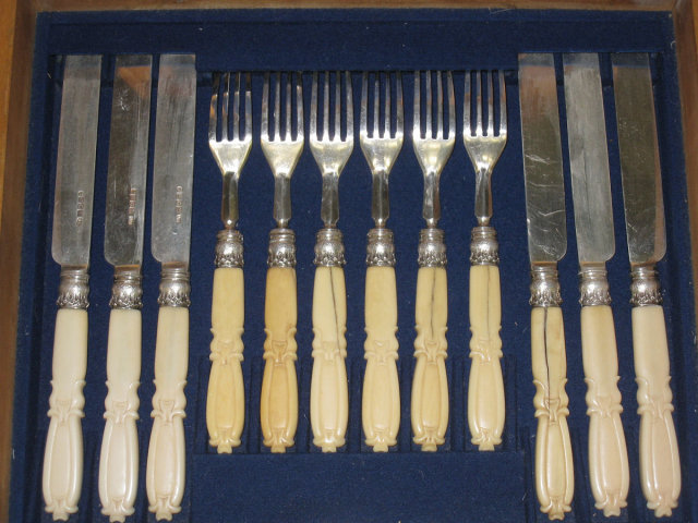 Aaron Hadfield Sheffield Sterling Silver & Ivory Fruit / Dessert Flatware Set
