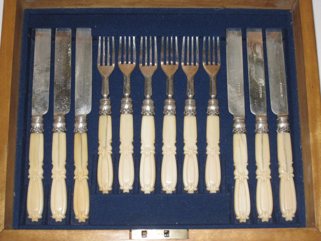 Aaron Hadfield Sheffield Sterling Silver & Ivory Fruit / Dessert Flatware Set