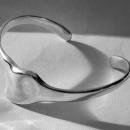 Tiffany & Co 925 Silver Solid Heart Bangle/ Bracelet by Elsa Peretti