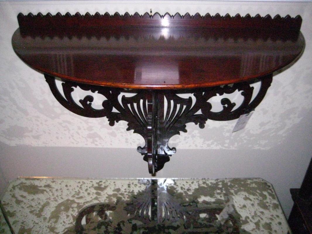 English Shelf/Demi Lune
