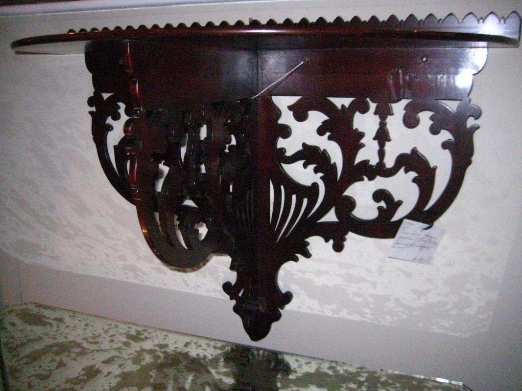 English Shelf/Demi Lune