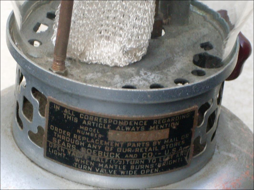 Unusual Find _ Original Sears Roebuck & Co. U.S.A. made by American Gas Lantern Co._BURGANDY color COLEMAN Style Lantern Made by AMERICAN GAS _Alloy BOX _NO SALES TAXES to USA