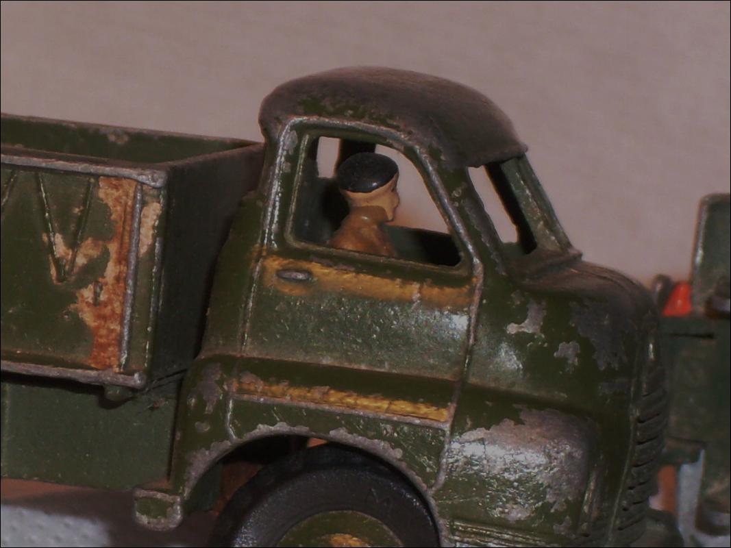 Vintage DINKY TOYS 621 3 Ton Army Wagon & Matchbox No.64 Scammell Breakdown Truck