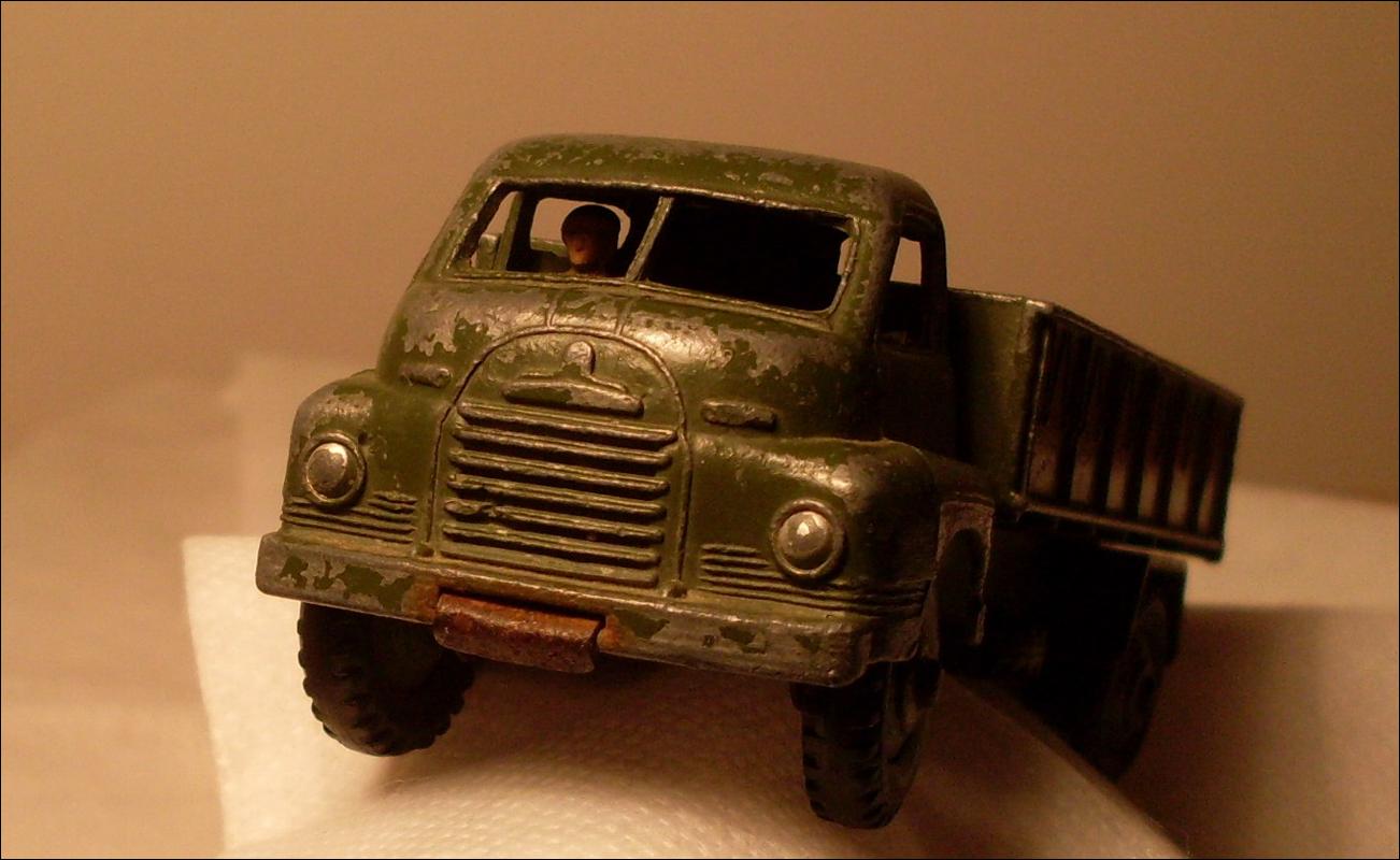 Vintage DINKY TOYS 621 3 Ton Army Wagon & Matchbox No.64 Scammell Breakdown Truck