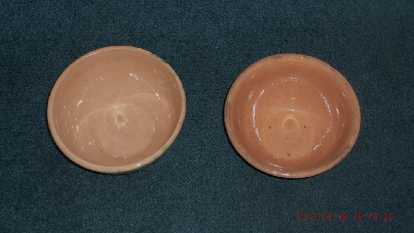 2pcs ELITE # 8 early ALBERTA POTTERIES + early MEDALTA POTTERY MIXING BOWLS
