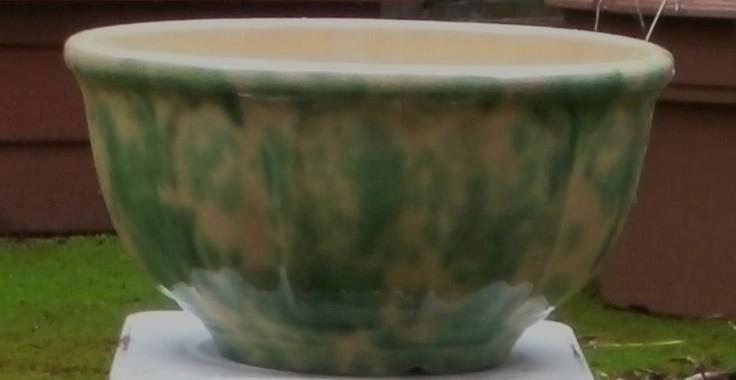 2pcs ELITE # 8 early ALBERTA POTTERIES + early MEDALTA POTTERY MIXING BOWLS