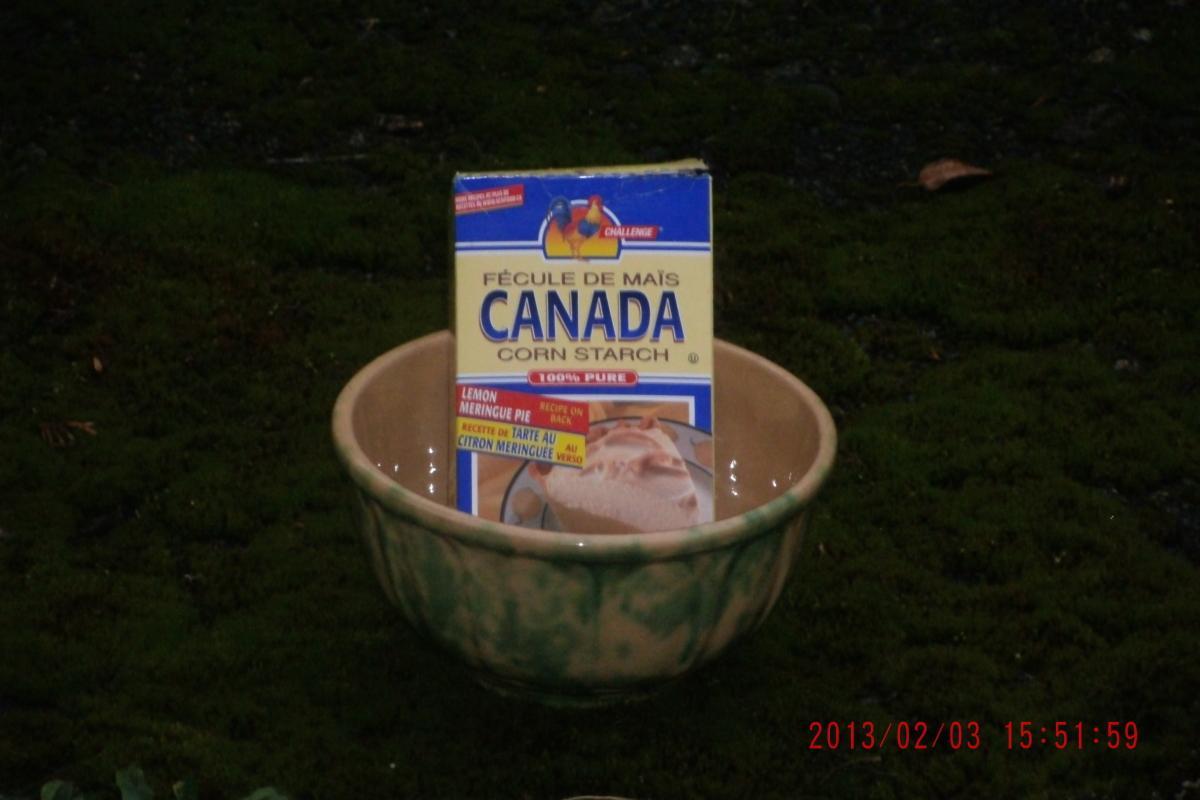 2pcs ELITE # 8 early ALBERTA POTTERIES + early MEDALTA POTTERY MIXING BOWLS