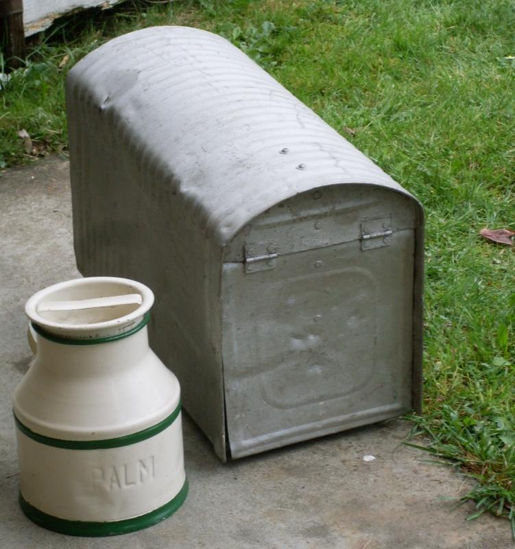 Circa 1930 Galvanized STEEL MAILBOX ( Large )