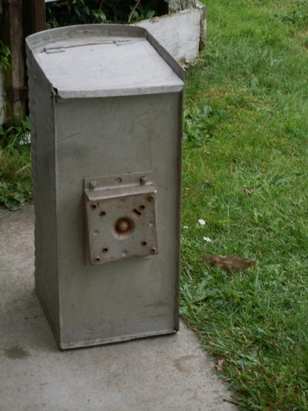Circa 1930 Galvanized STEEL MAILBOX ( Large )