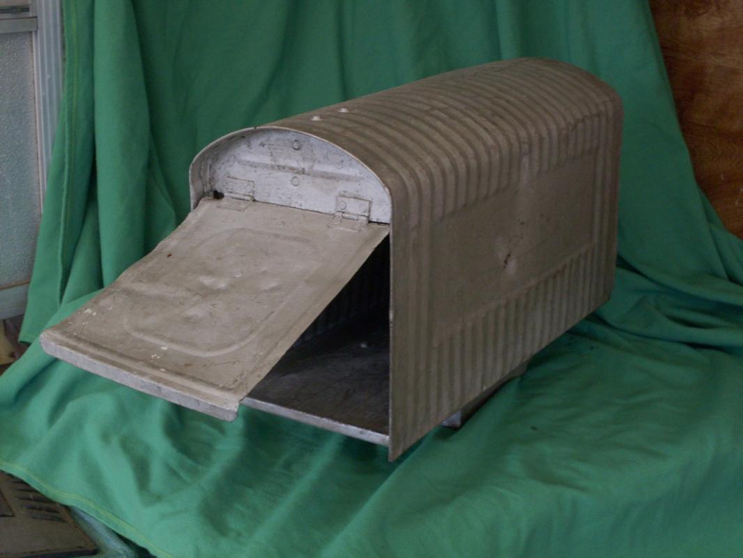 Circa 1930 Galvanized STEEL MAILBOX ( Large )